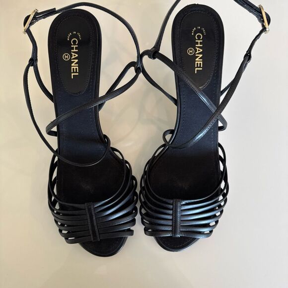 Chanel EU 40 Black Leather Strappy Sandal Heels CC Logo Charm Y2K Authentic - Picture 4 of 10